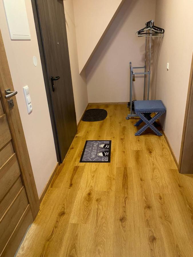 Schoene Drei Raumwohnung. Hell,Stilvoll, Gemuetlich. Borna Exterior foto